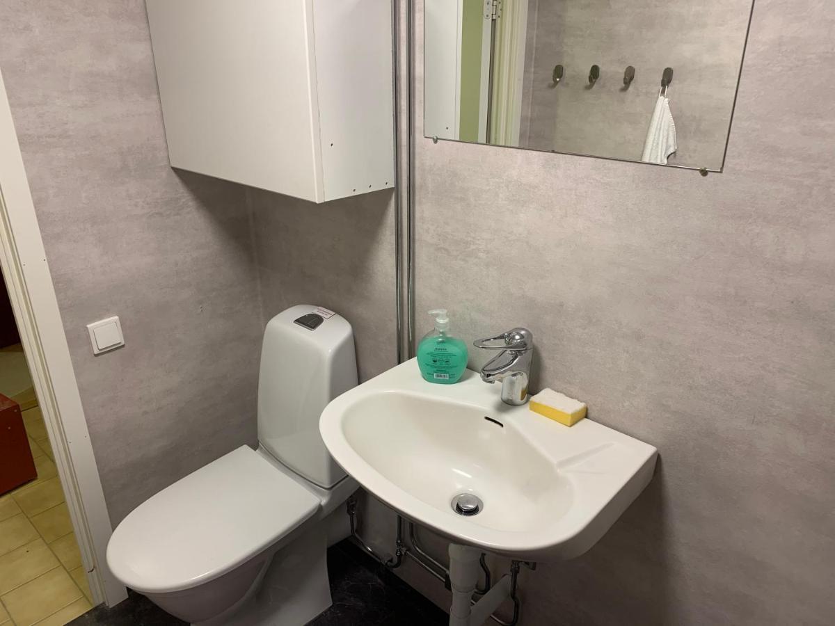 Kaellarlaegenhet Centrumvaegen Gusum Extérieur photo