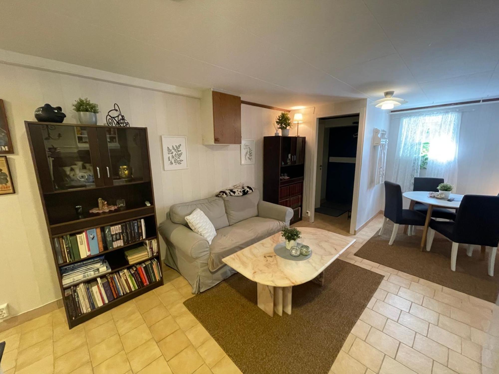 Kaellarlaegenhet Centrumvaegen Gusum Extérieur photo
