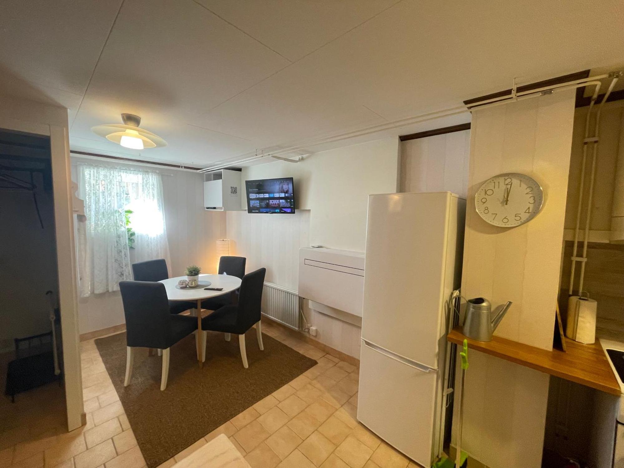 Kaellarlaegenhet Centrumvaegen Gusum Extérieur photo