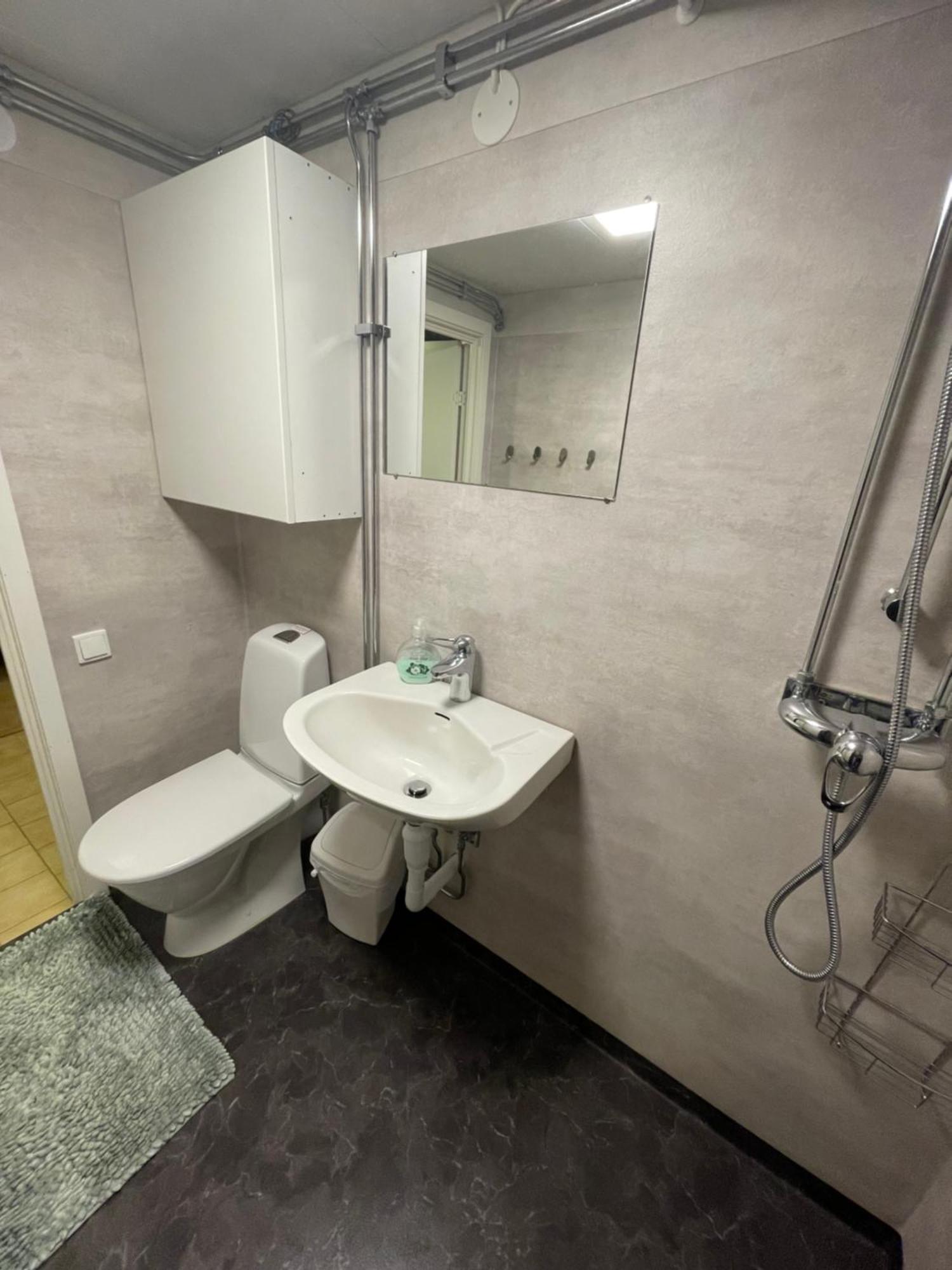 Kaellarlaegenhet Centrumvaegen Gusum Extérieur photo