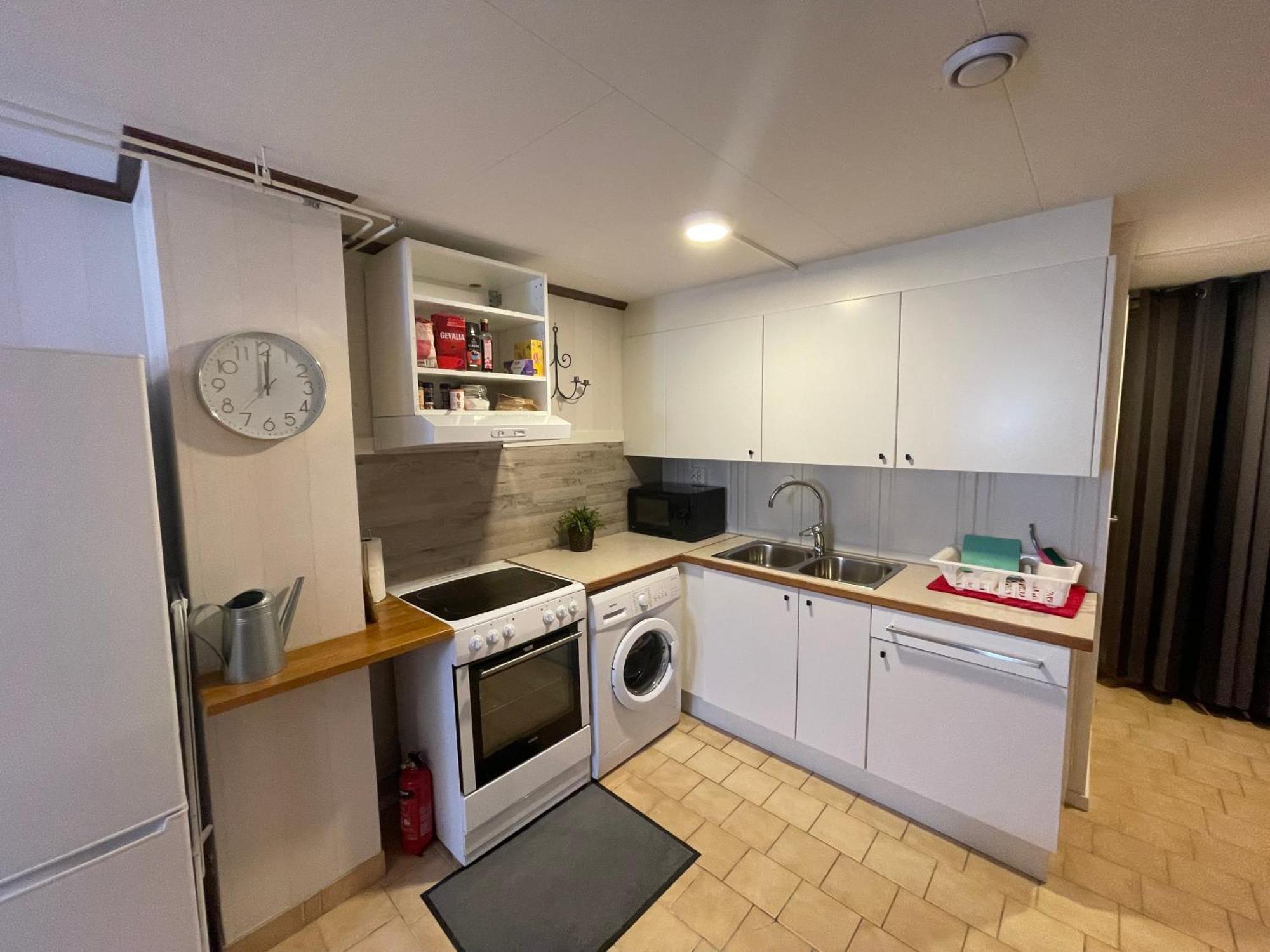 Kaellarlaegenhet Centrumvaegen Gusum Extérieur photo